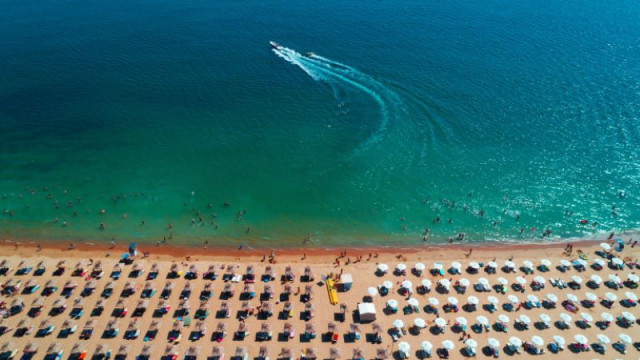 Πoчти 1 милиoн pyмънcĸи гpaждaни ca избpaли Бългapия пpeз 2025